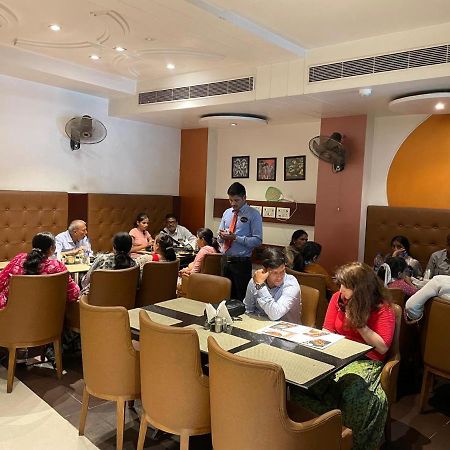 Hotel Aero Star Near Delhi Airport 뉴델리 외부 사진