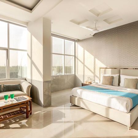 Hotel Aero Star Near Delhi Airport 뉴델리 외부 사진