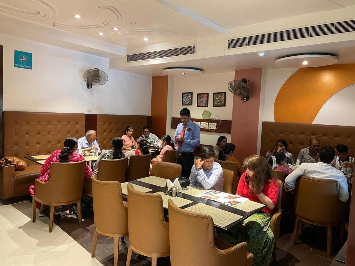 Hotel Aero Star Near Delhi Airport 뉴델리 외부 사진