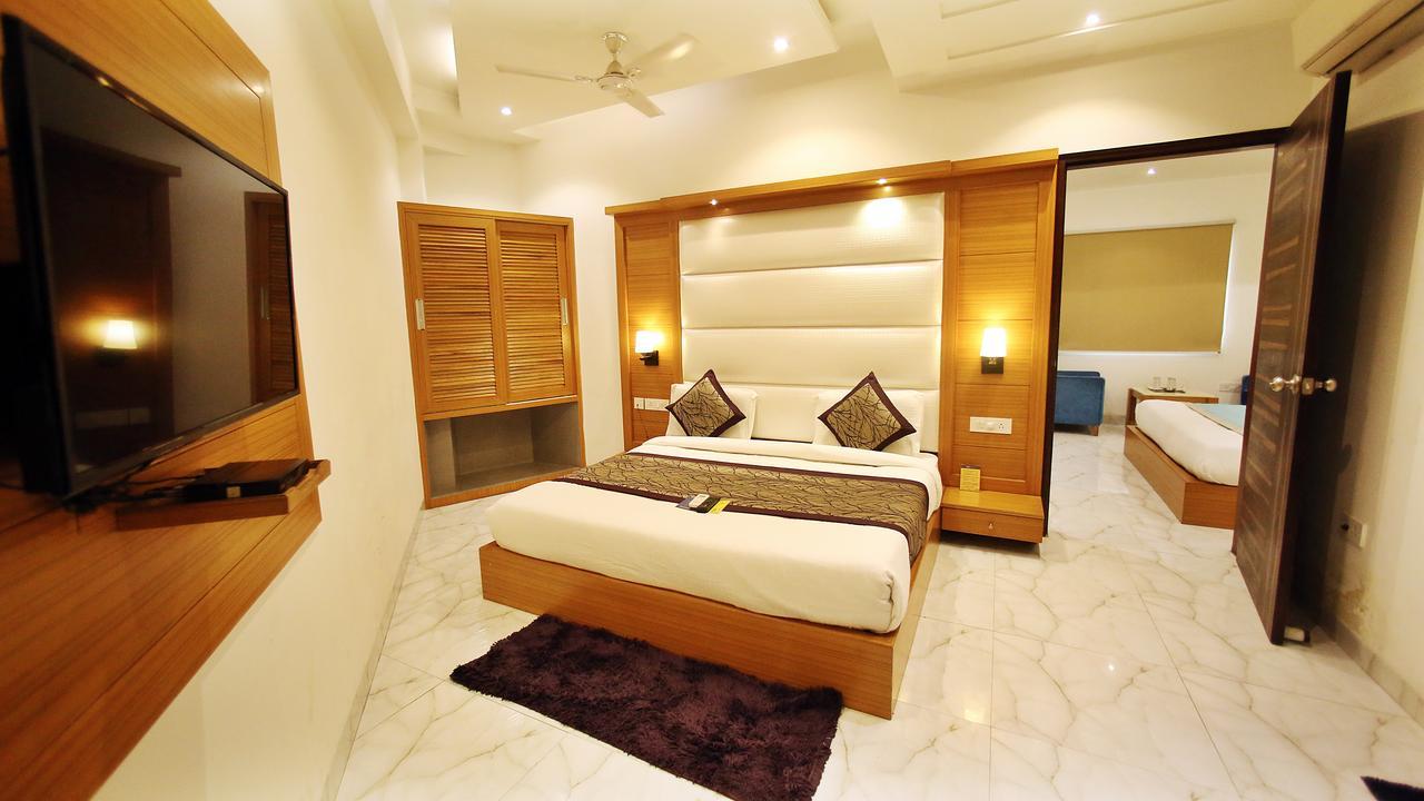 Hotel Aero Star Near Delhi Airport 뉴델리 외부 사진