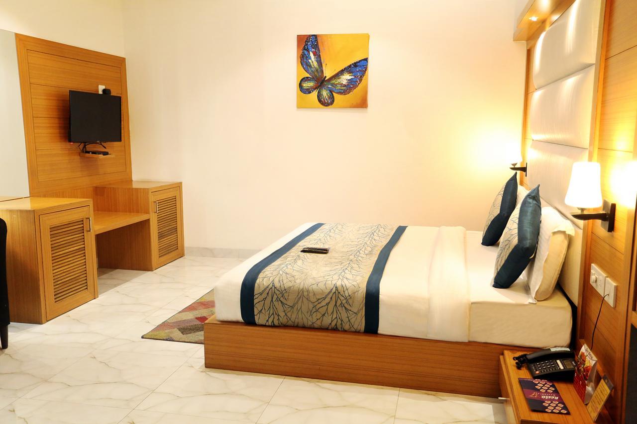 Hotel Aero Star Near Delhi Airport 뉴델리 외부 사진