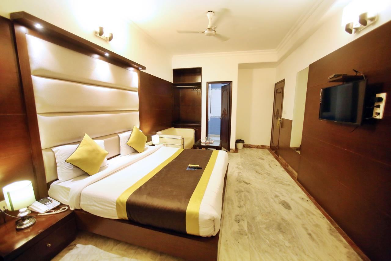 Hotel Aero Star Near Delhi Airport 뉴델리 외부 사진