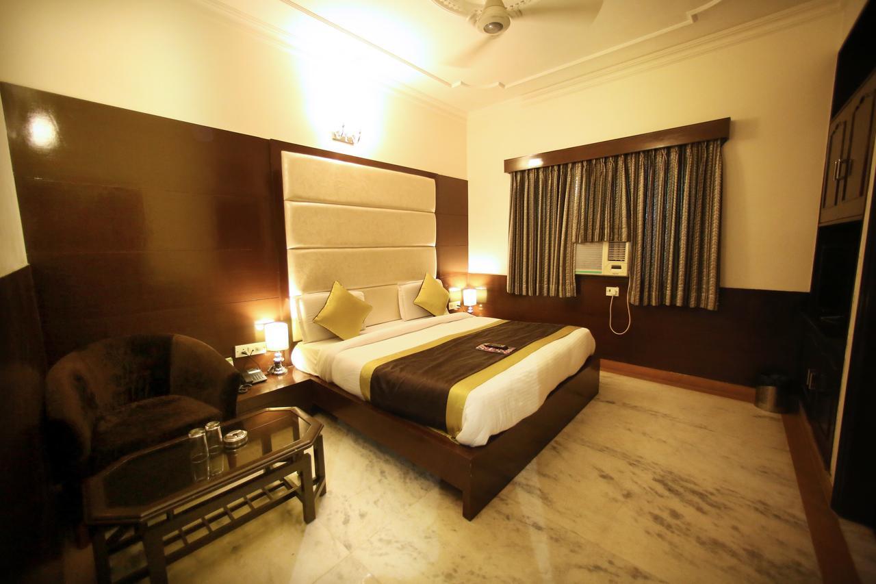 Hotel Aero Star Near Delhi Airport 뉴델리 외부 사진