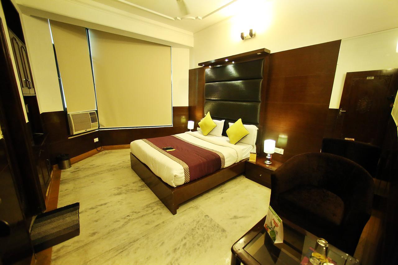 Hotel Aero Star Near Delhi Airport 뉴델리 외부 사진