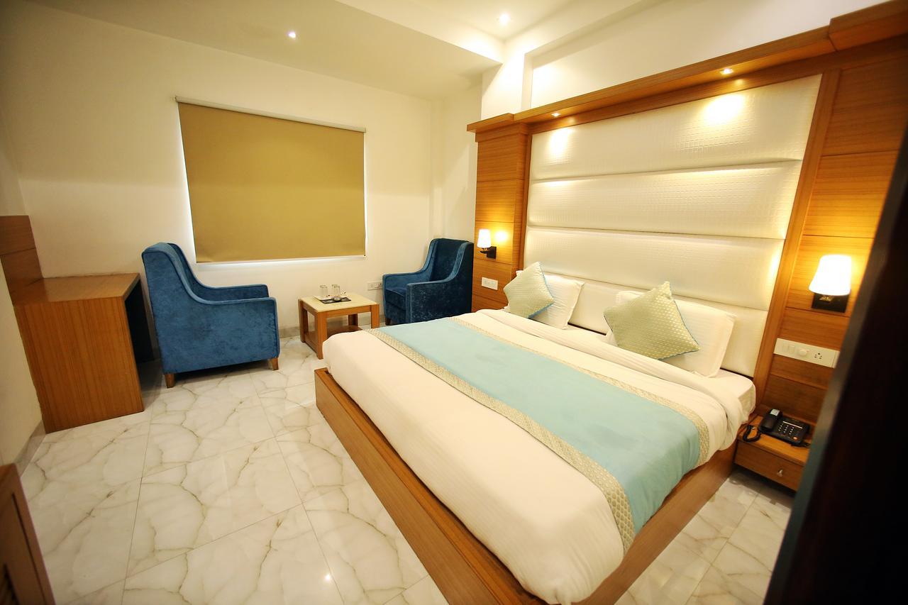 Hotel Aero Star Near Delhi Airport 뉴델리 외부 사진