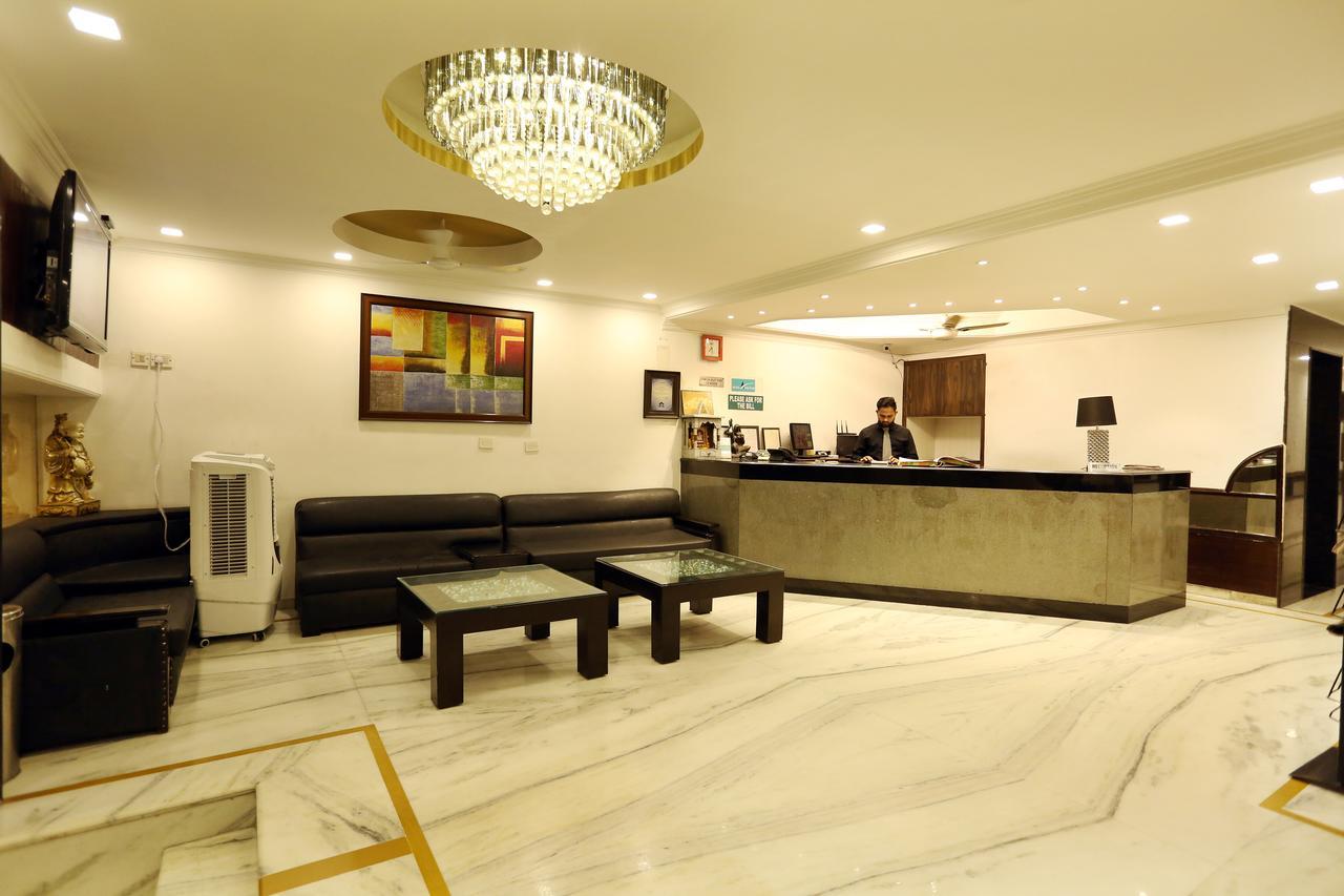 Hotel Aero Star Near Delhi Airport 뉴델리 외부 사진