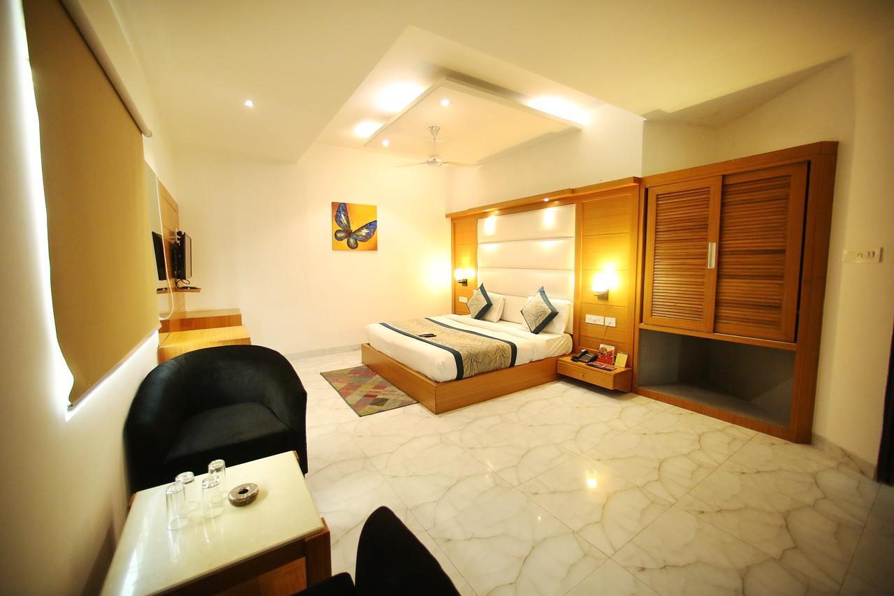 Hotel Aero Star Near Delhi Airport 뉴델리 외부 사진