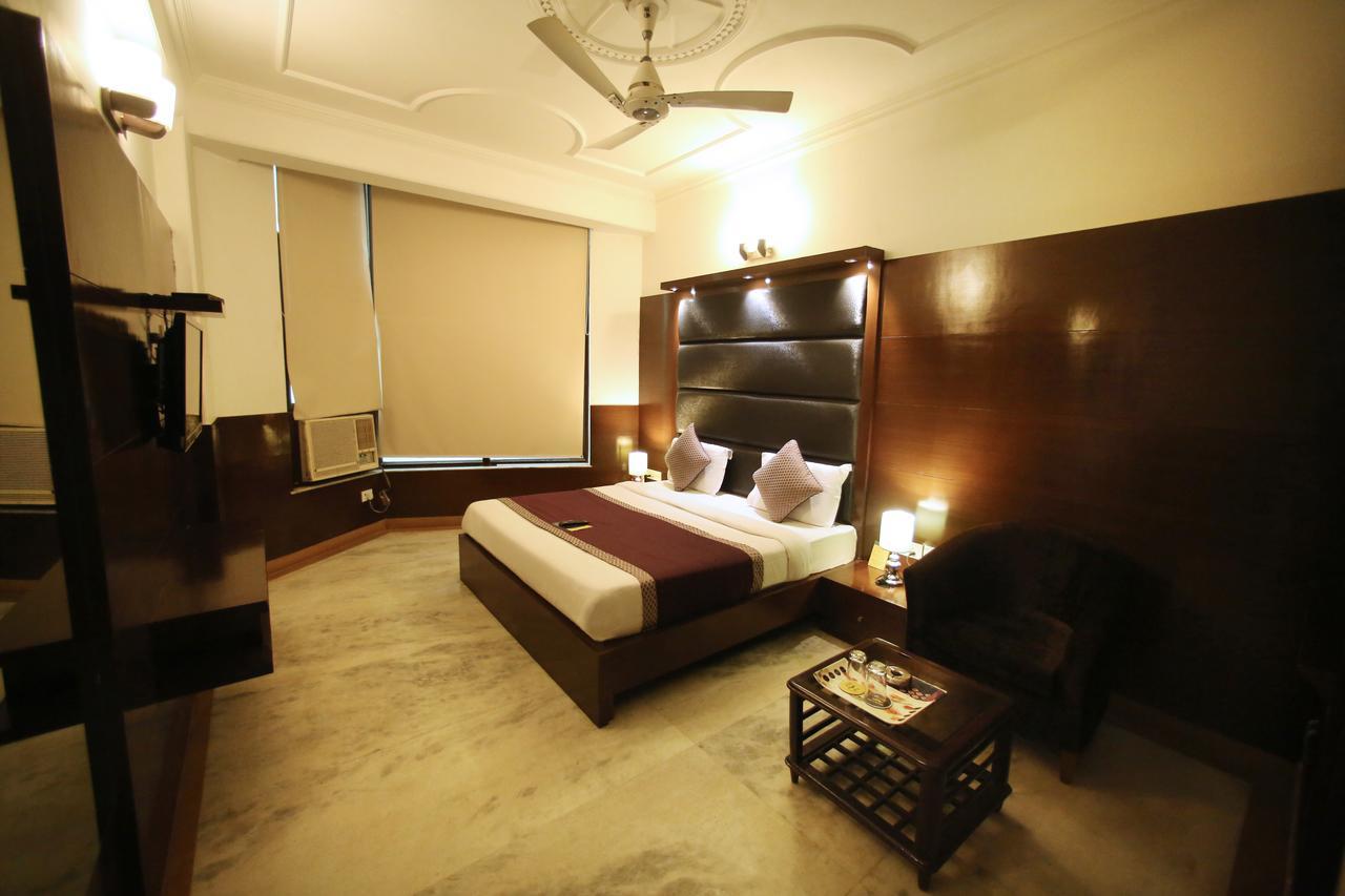 Hotel Aero Star Near Delhi Airport 뉴델리 외부 사진