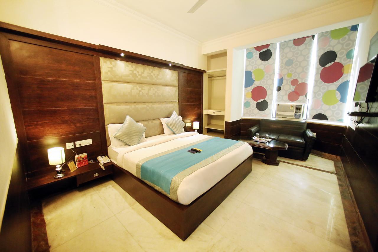 Hotel Aero Star Near Delhi Airport 뉴델리 외부 사진