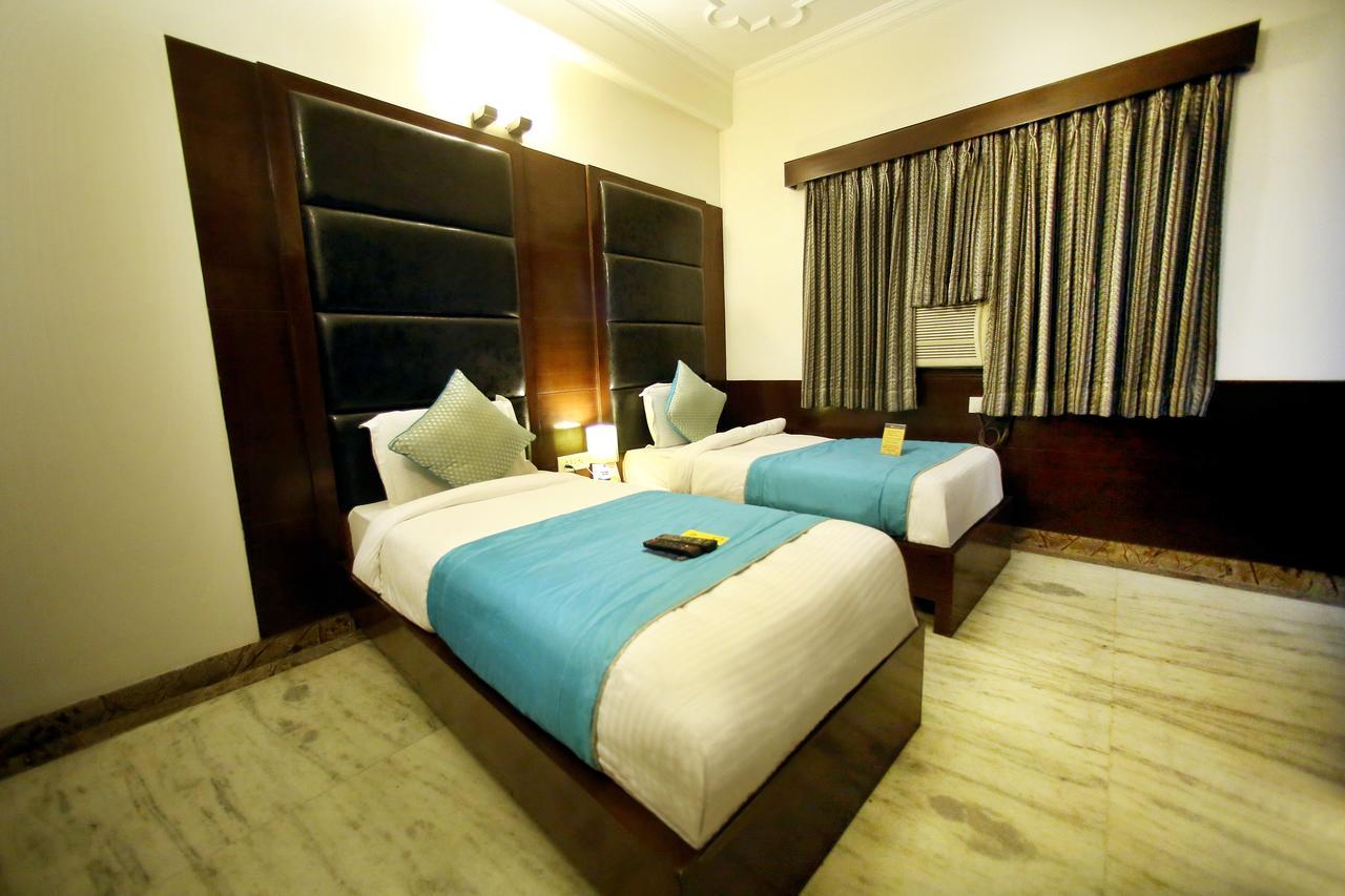 Hotel Aero Star Near Delhi Airport 뉴델리 외부 사진