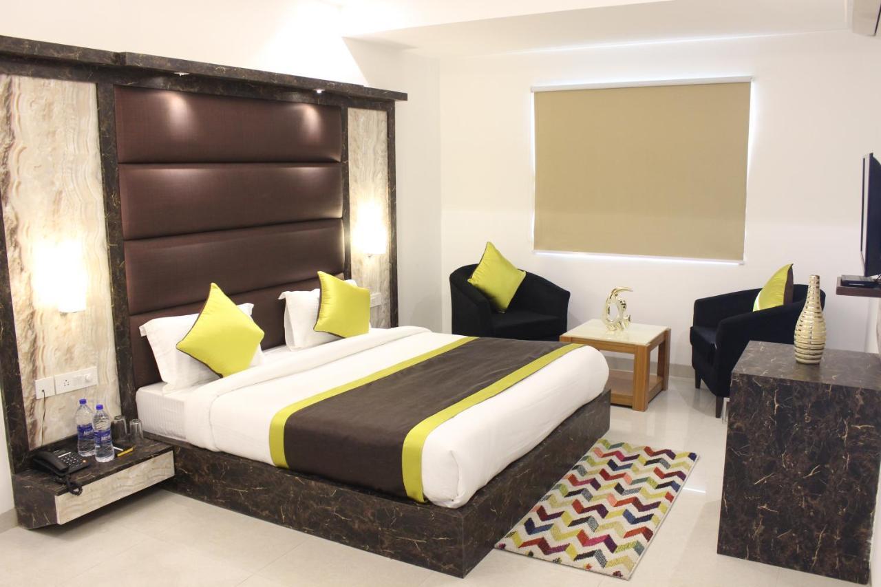 Hotel Aero Star Near Delhi Airport 뉴델리 외부 사진