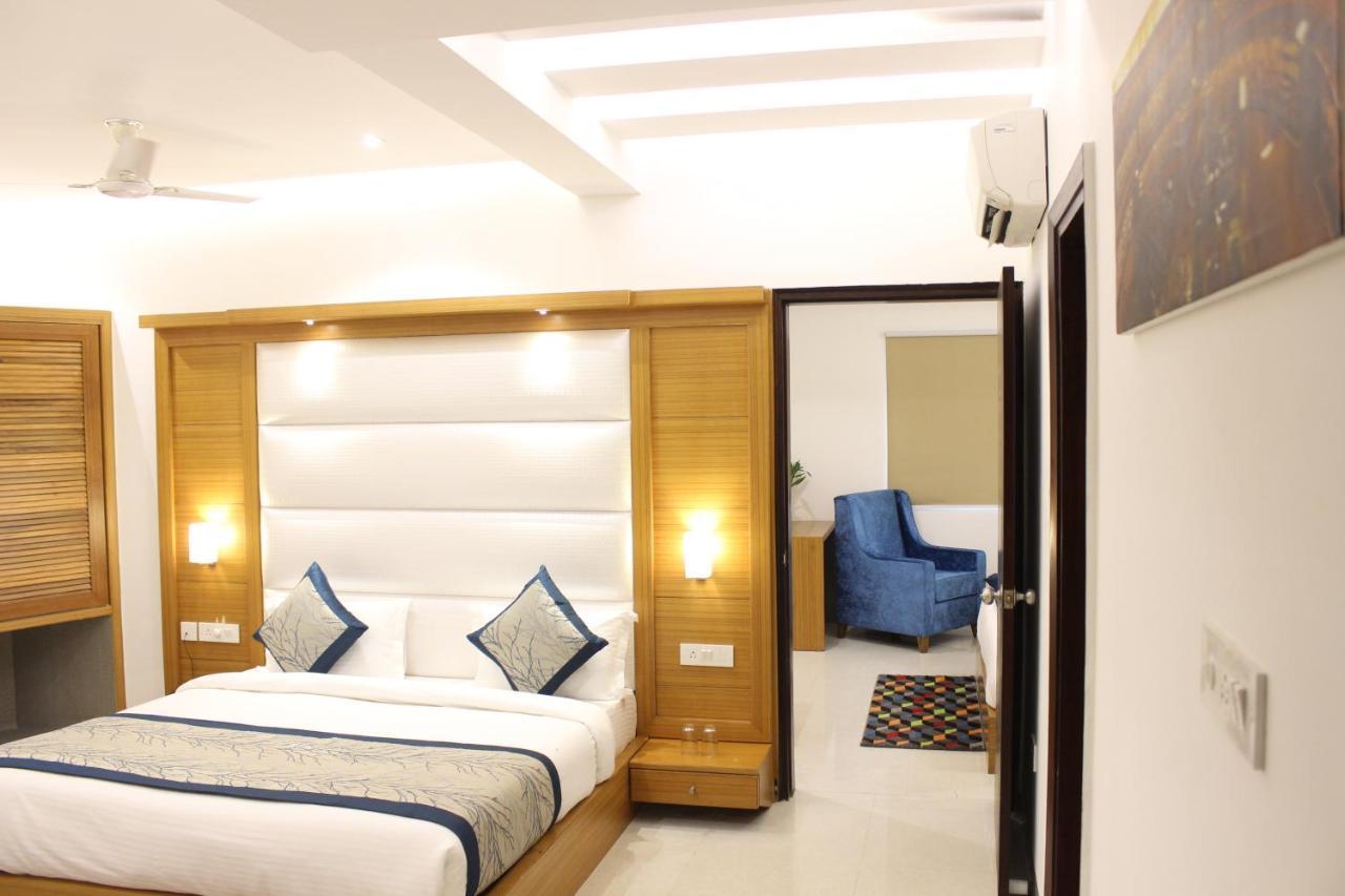 Hotel Aero Star Near Delhi Airport 뉴델리 외부 사진