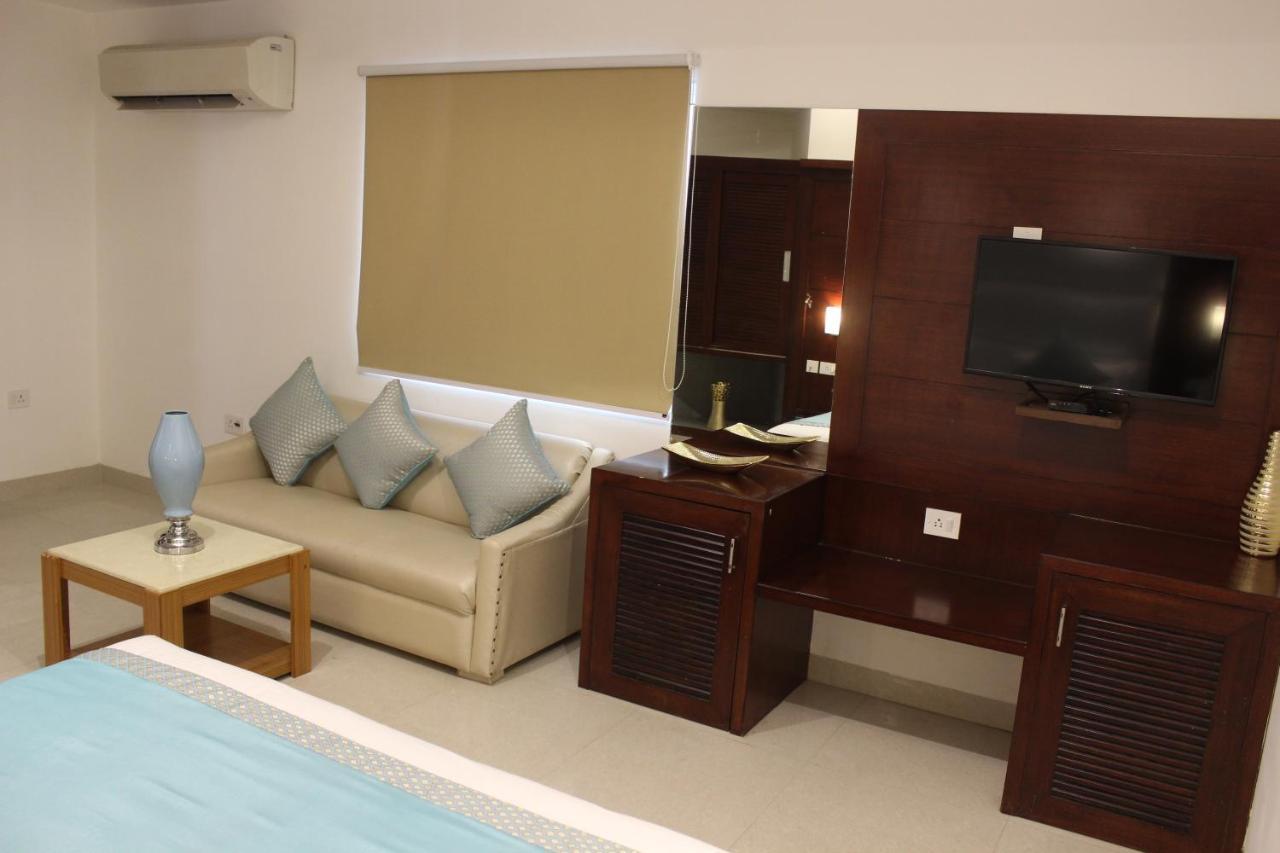 Hotel Aero Star Near Delhi Airport 뉴델리 외부 사진