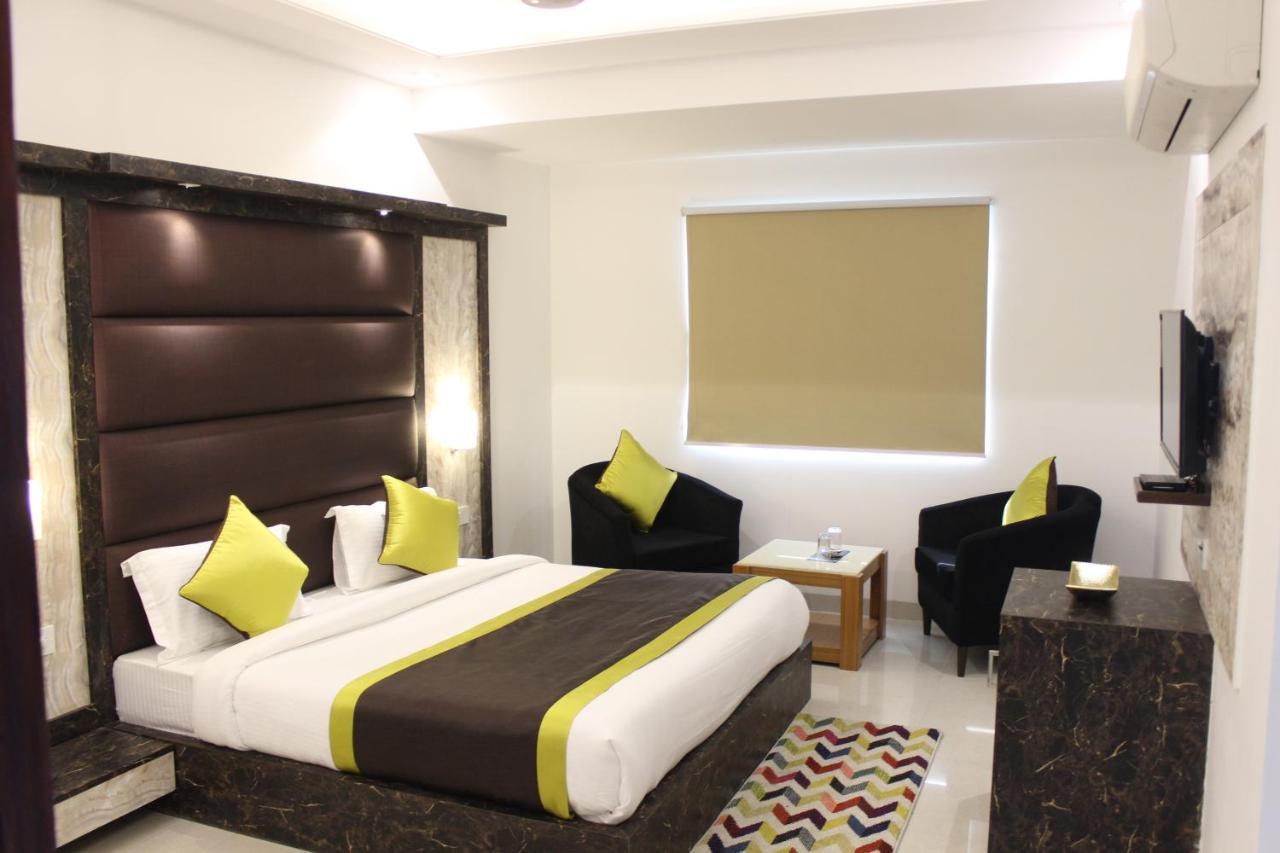 Hotel Aero Star Near Delhi Airport 뉴델리 외부 사진