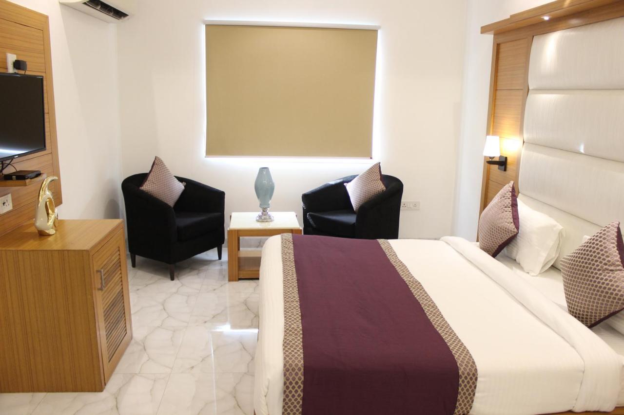 Hotel Aero Star Near Delhi Airport 뉴델리 외부 사진