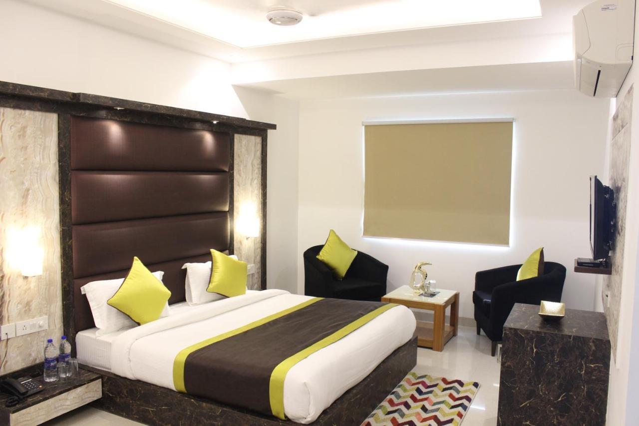 Hotel Aero Star Near Delhi Airport 뉴델리 외부 사진