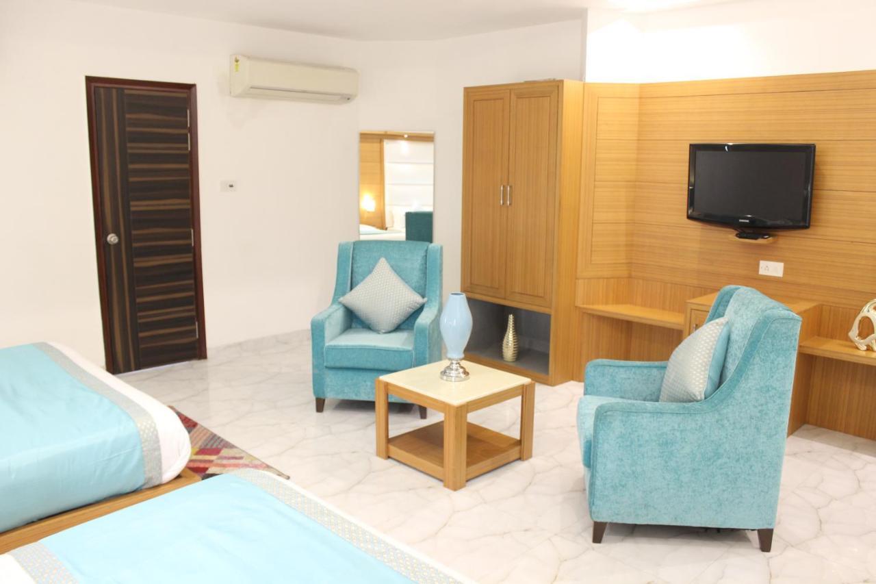 Hotel Aero Star Near Delhi Airport 뉴델리 외부 사진