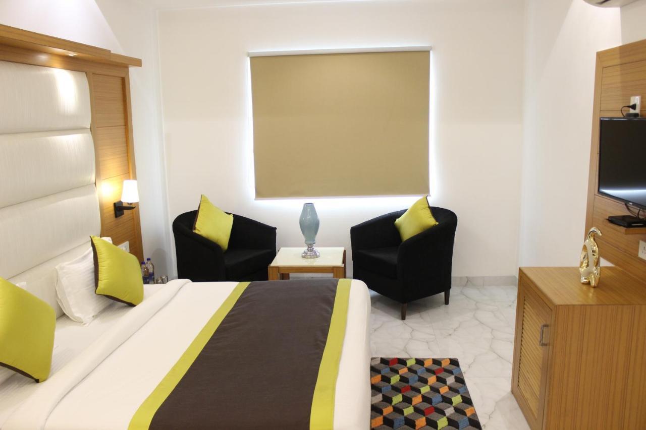 Hotel Aero Star Near Delhi Airport 뉴델리 외부 사진