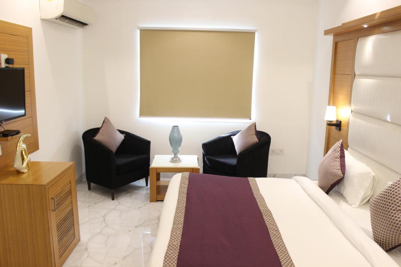 Hotel Aero Star Near Delhi Airport 뉴델리 외부 사진