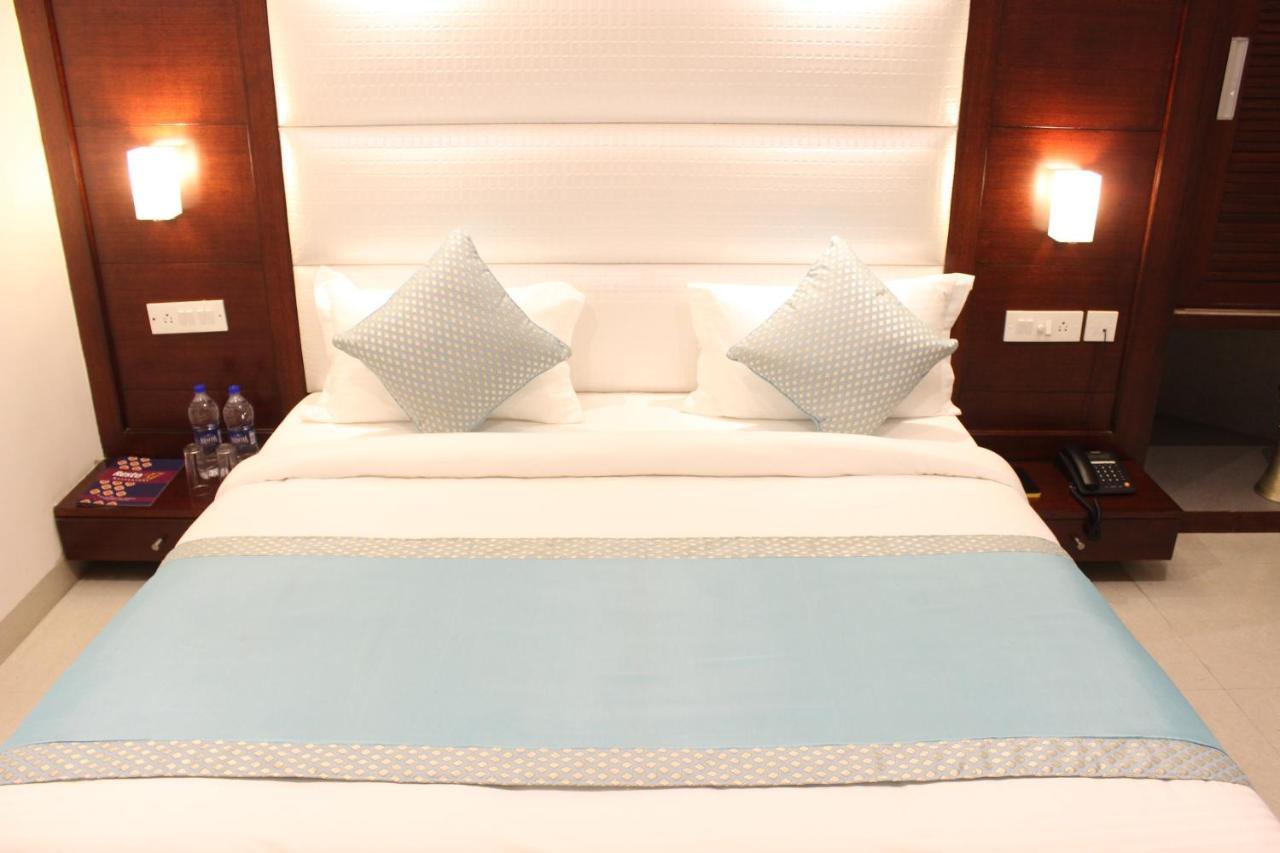Hotel Aero Star Near Delhi Airport 뉴델리 외부 사진