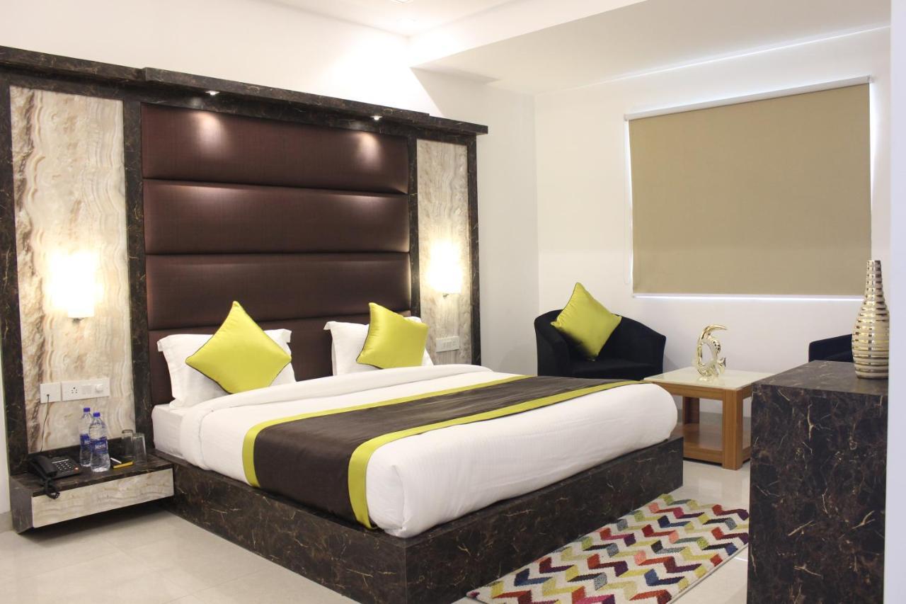 Hotel Aero Star Near Delhi Airport 뉴델리 외부 사진