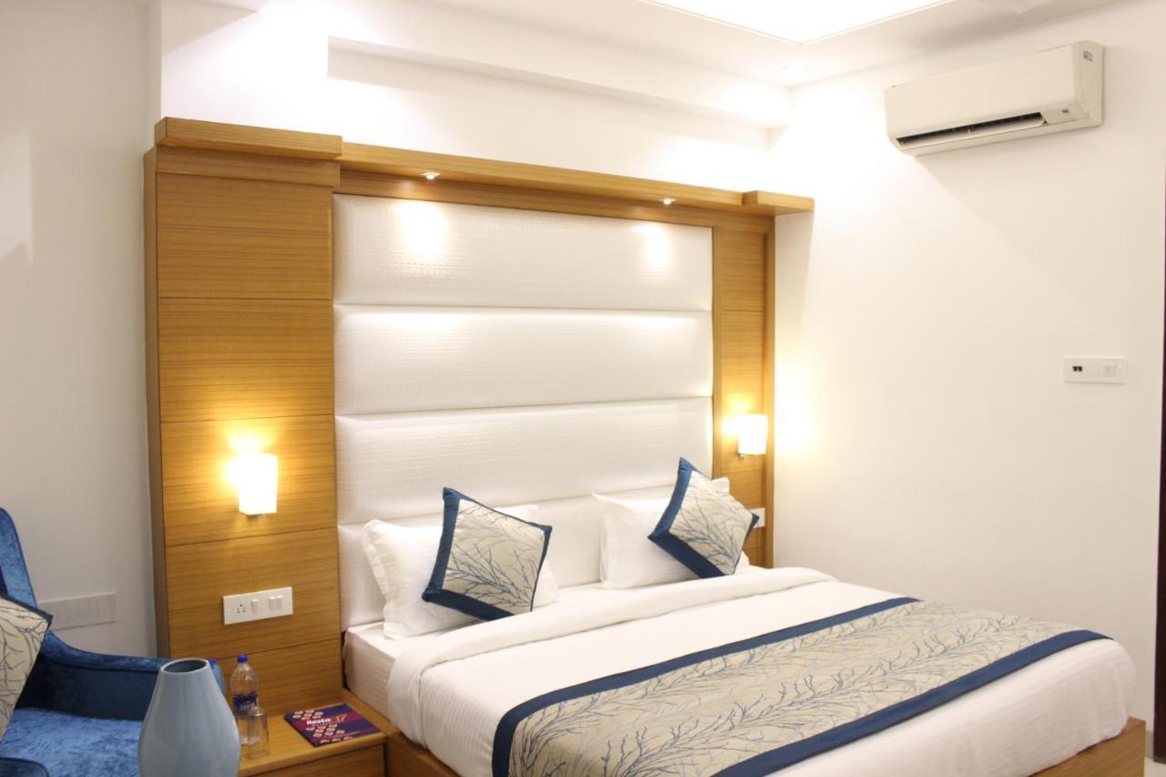 Hotel Aero Star Near Delhi Airport 뉴델리 외부 사진