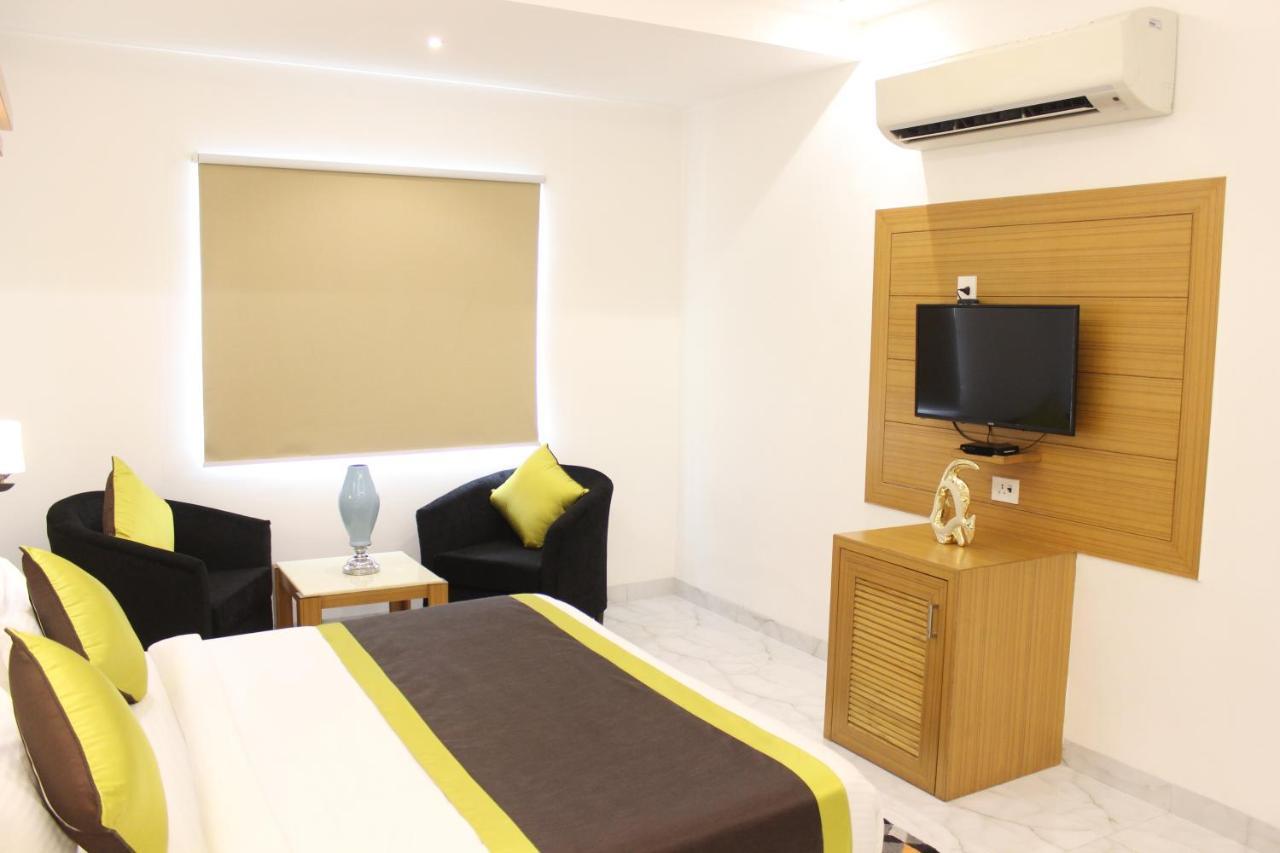 Hotel Aero Star Near Delhi Airport 뉴델리 외부 사진
