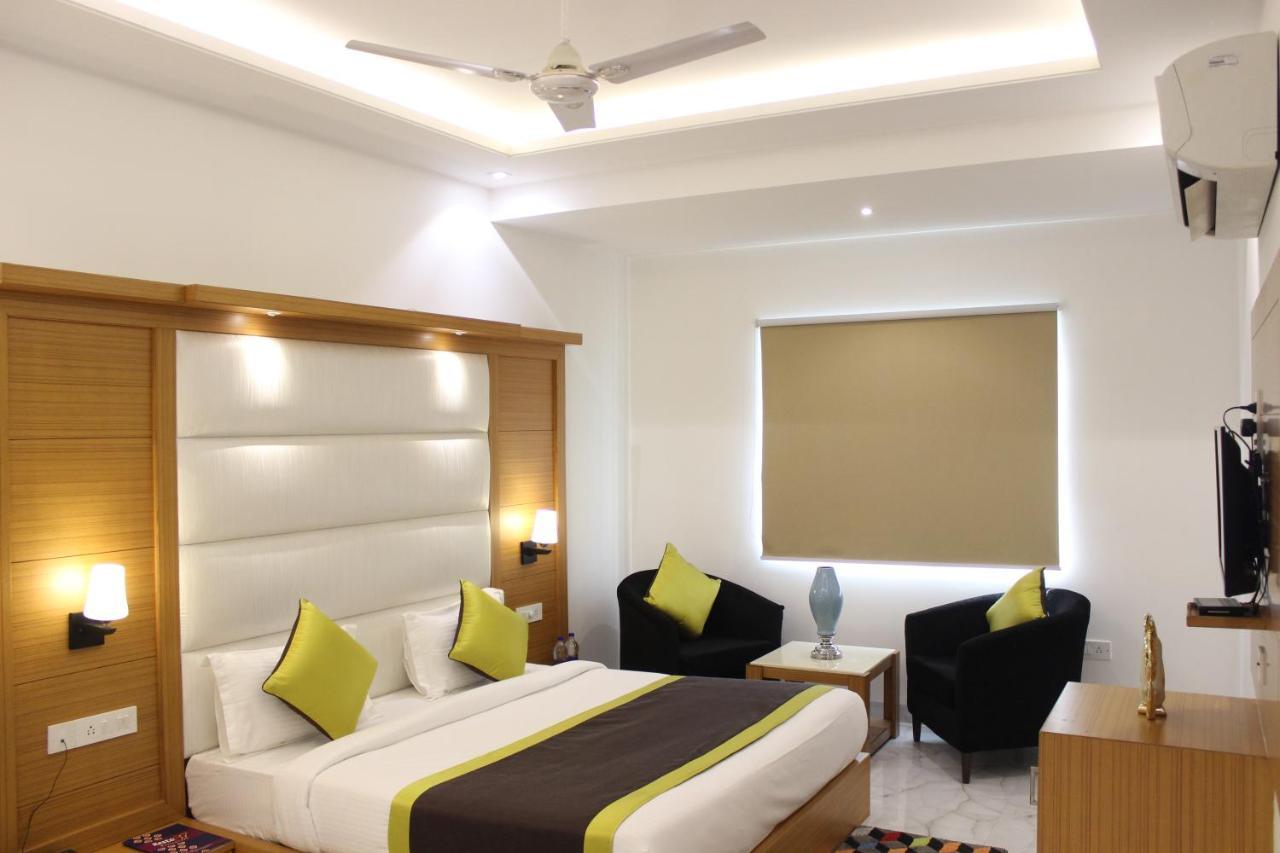 Hotel Aero Star Near Delhi Airport 뉴델리 외부 사진