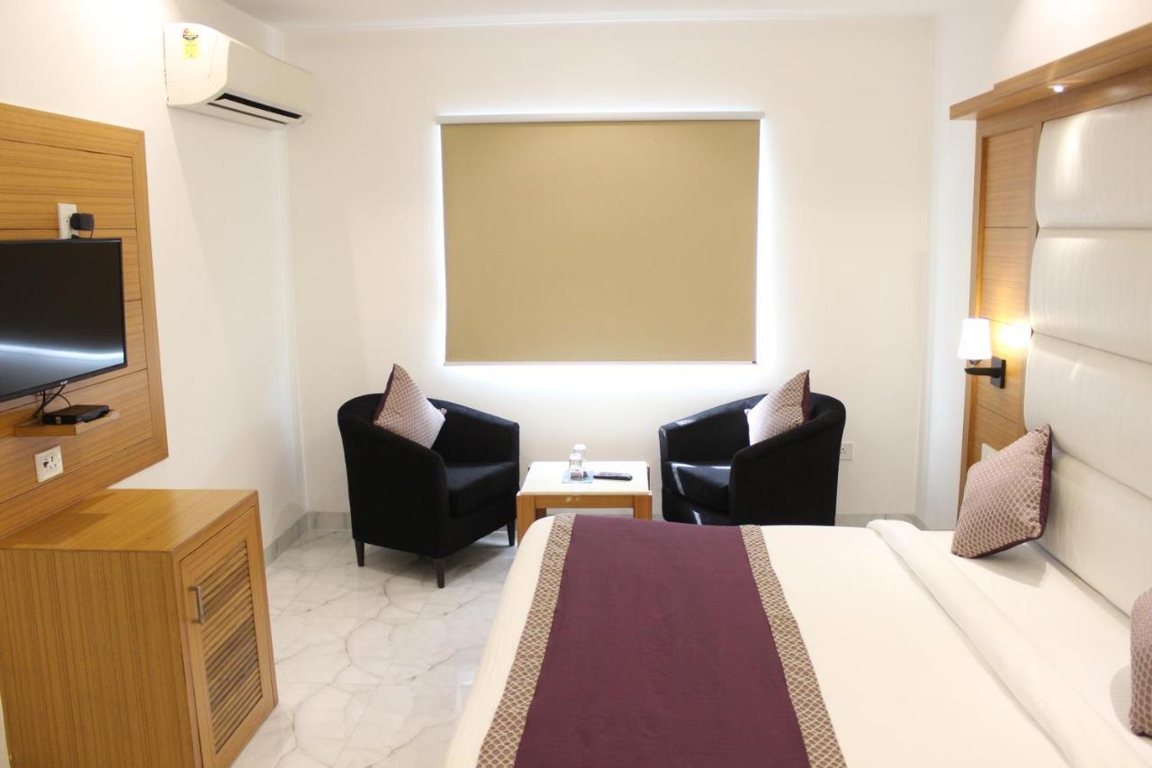 Hotel Aero Star Near Delhi Airport 뉴델리 외부 사진