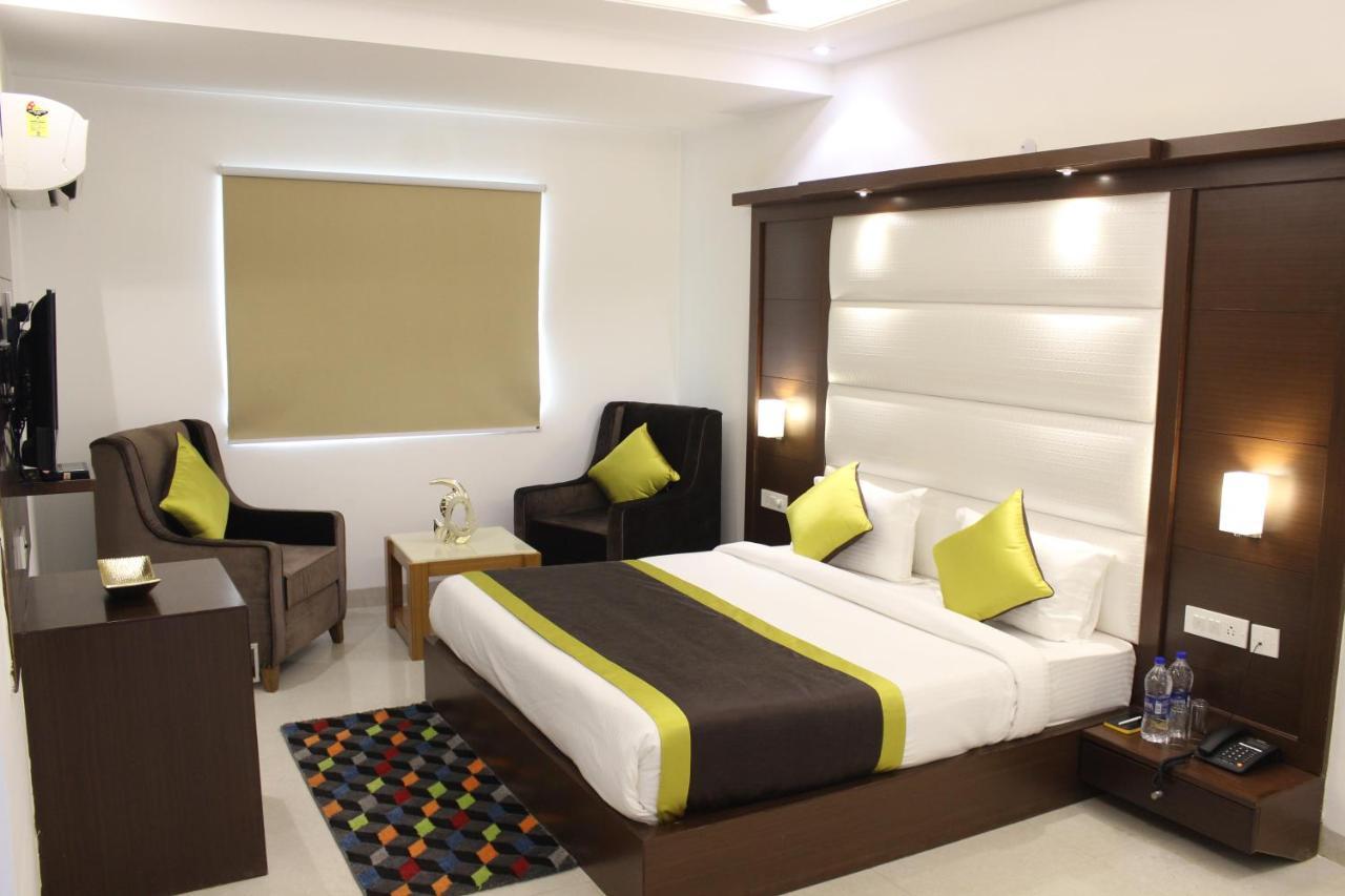 Hotel Aero Star Near Delhi Airport 뉴델리 외부 사진