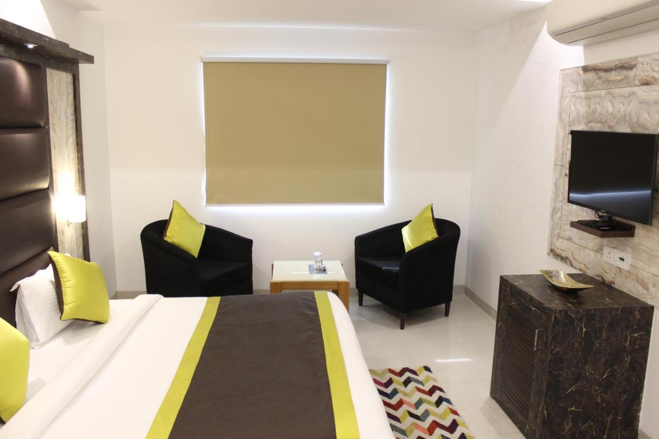 Hotel Aero Star Near Delhi Airport 뉴델리 외부 사진